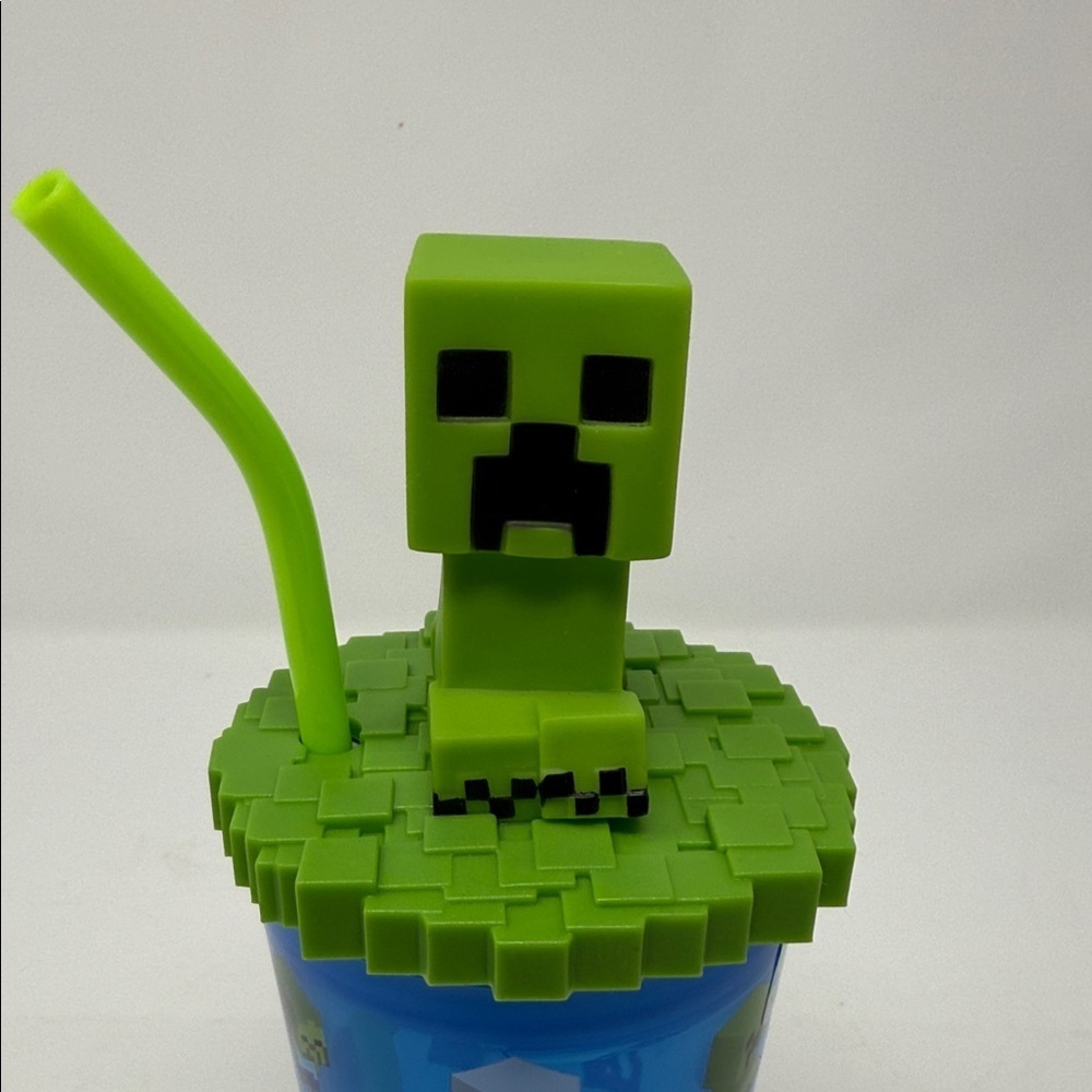 Minecraft Blue Creeper Tumbler with Straw New 15 oz - Picture 2 of 5